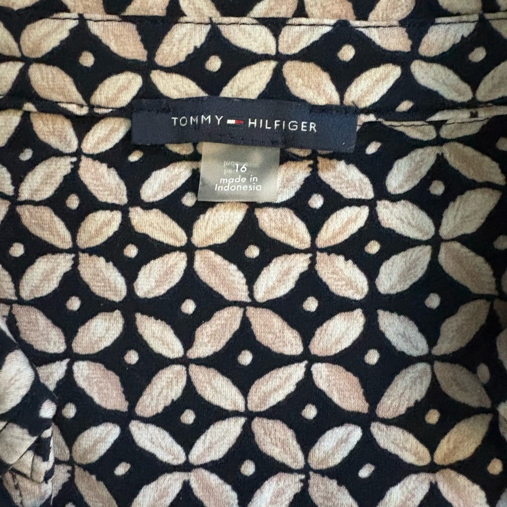 Tommy Hilfiger Navy and White Geometric Wrap-Style Midi Dress - Picture 2 of 3